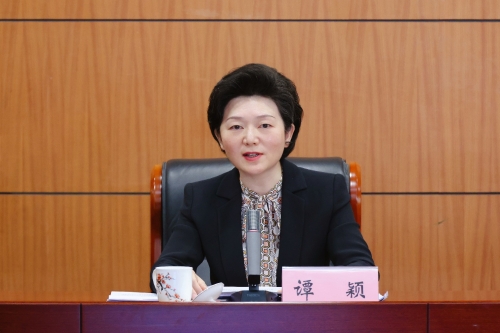 学习贯彻党的二十届四中全会精神全省卫生健康系统专场报告会举行