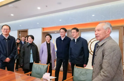 国家医保局局长章轲赴江苏省调研医疗保障工作